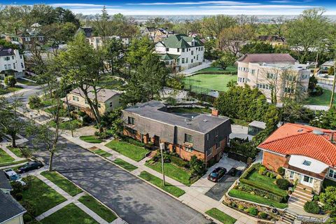 15 Herkimer Street Staten Island NY 10301