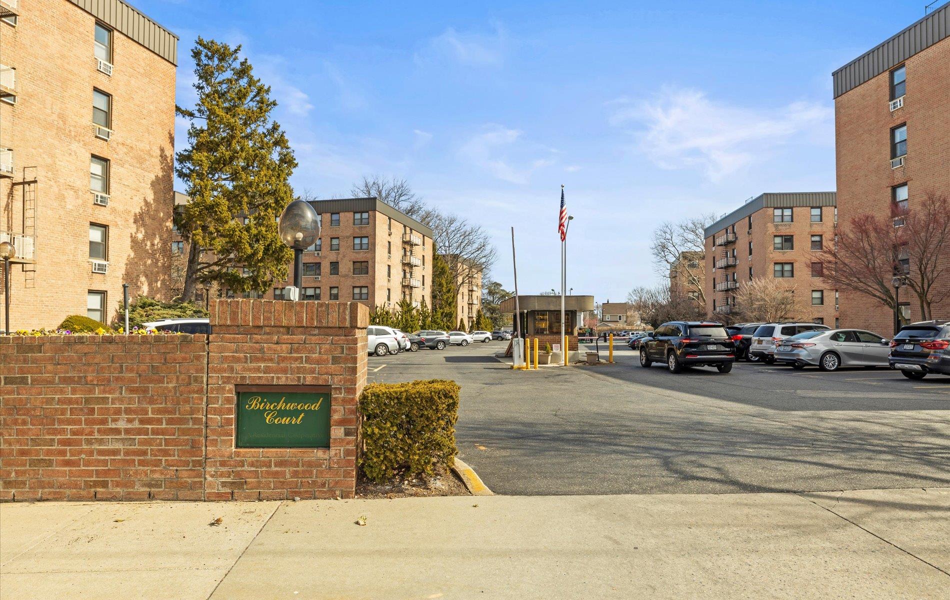 2 SE Birchwood Court #3 O LETTER O, Mineola, New York image 20