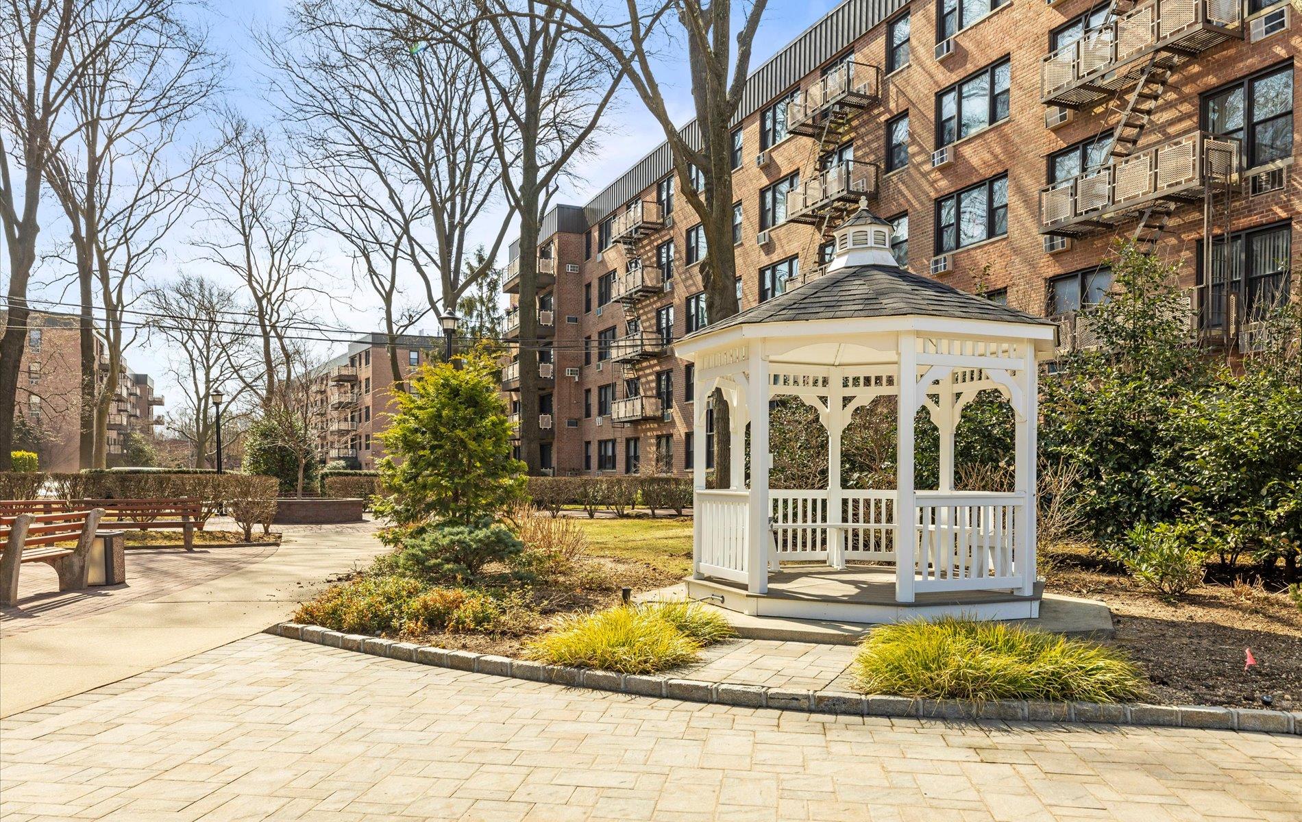 2 SE Birchwood Court #3 O LETTER O, Mineola, New York image 21