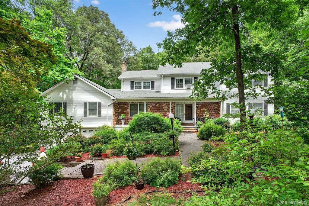 Photo of 72 Peddler Hill Road, Monroe, NY 10950 (MLS # 941405)