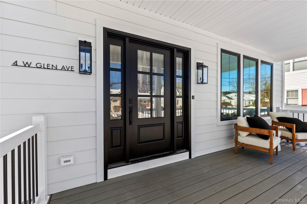 Photo of 4 W Glen Avenue, Port Chester, NY 10573 (MLS # 980300)