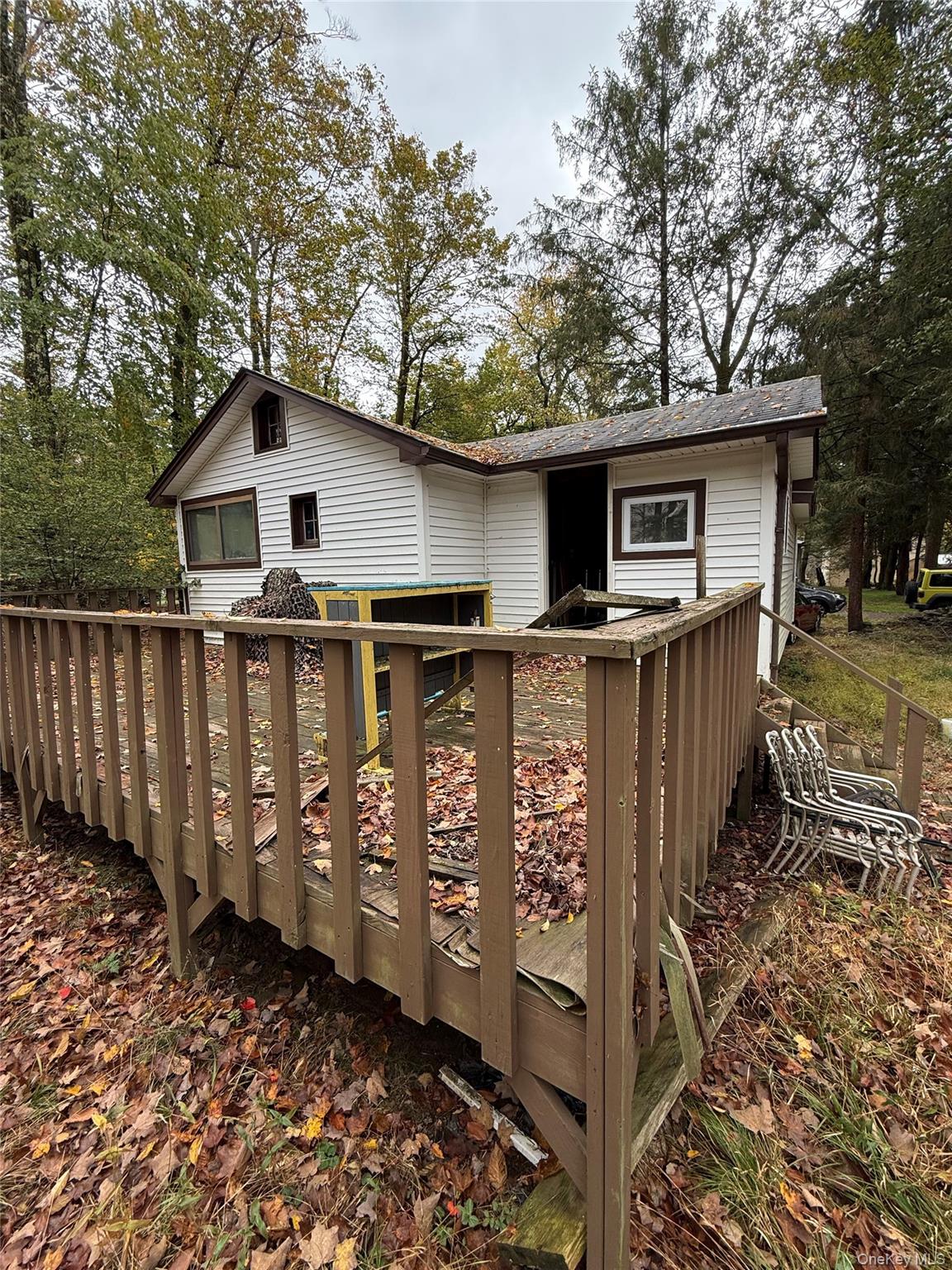 6 W Oakland Drive
