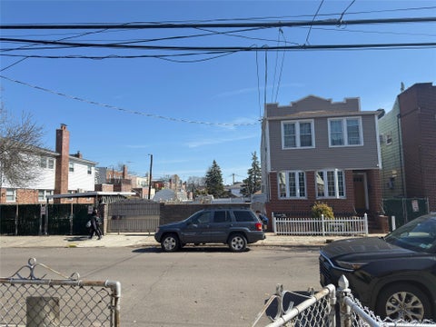 Homes For Sale - 136-15 Whitelaw Street<br/> Ozone Park, NY 11417