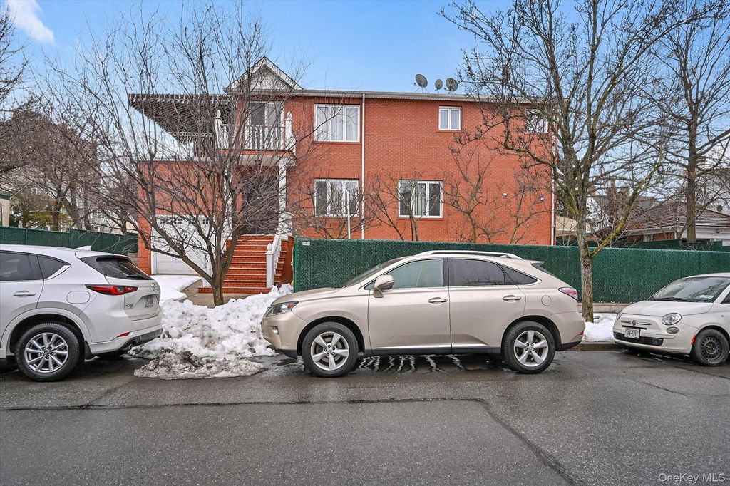 Photo of 7716 Kew Forest Lane, Forest Hills, NY 11375 (MLS # 967629)