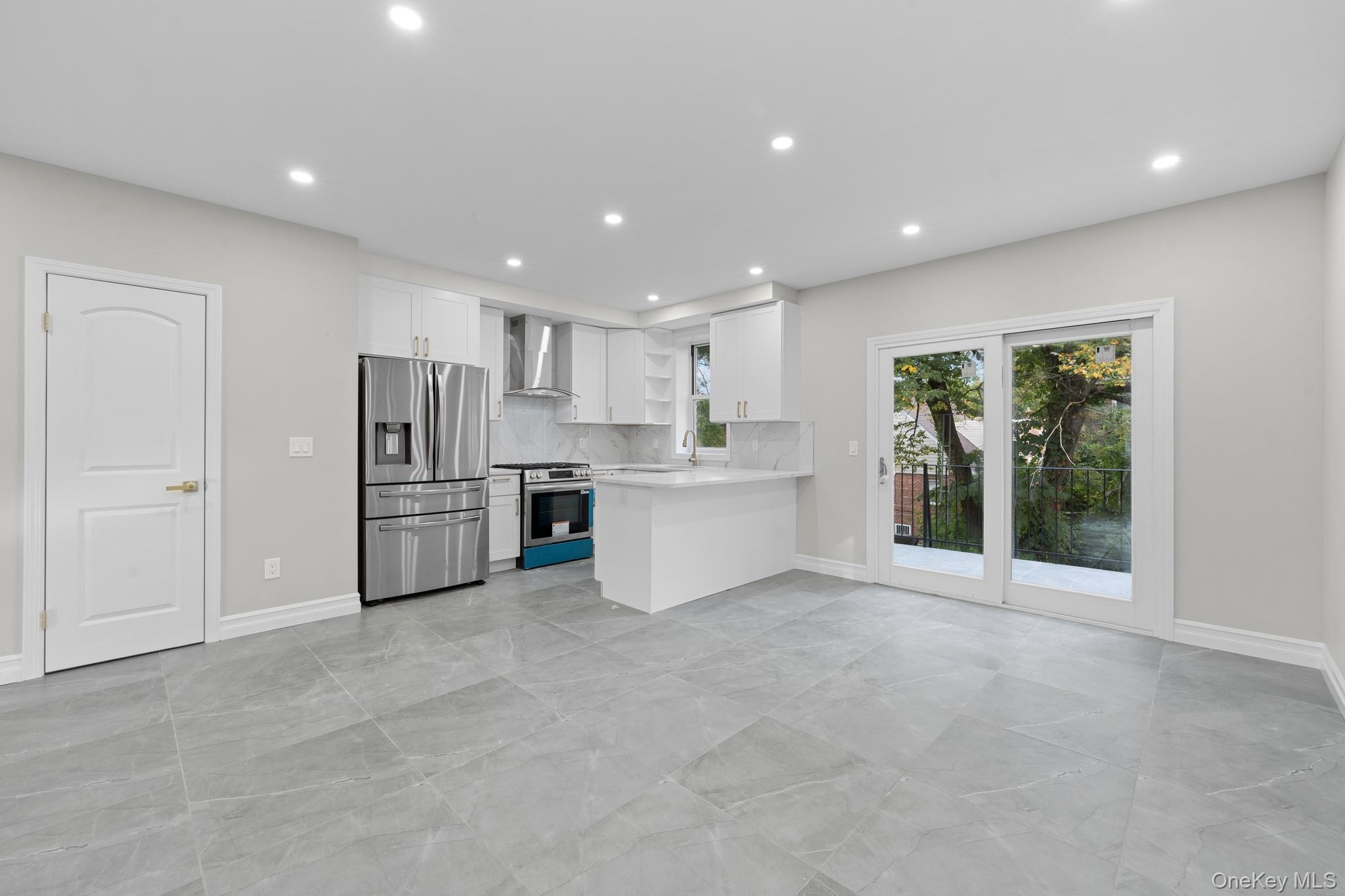 2524 Tenbroeck Avenue