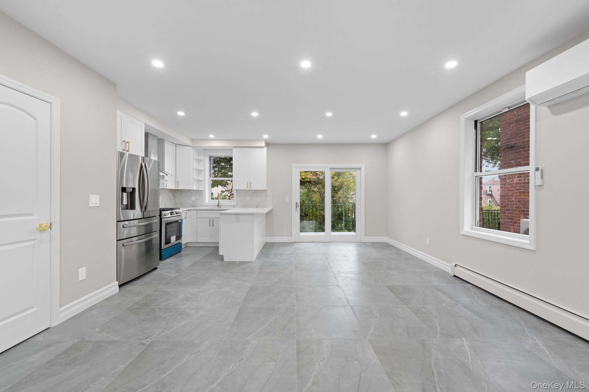 2524 Tenbroeck Avenue