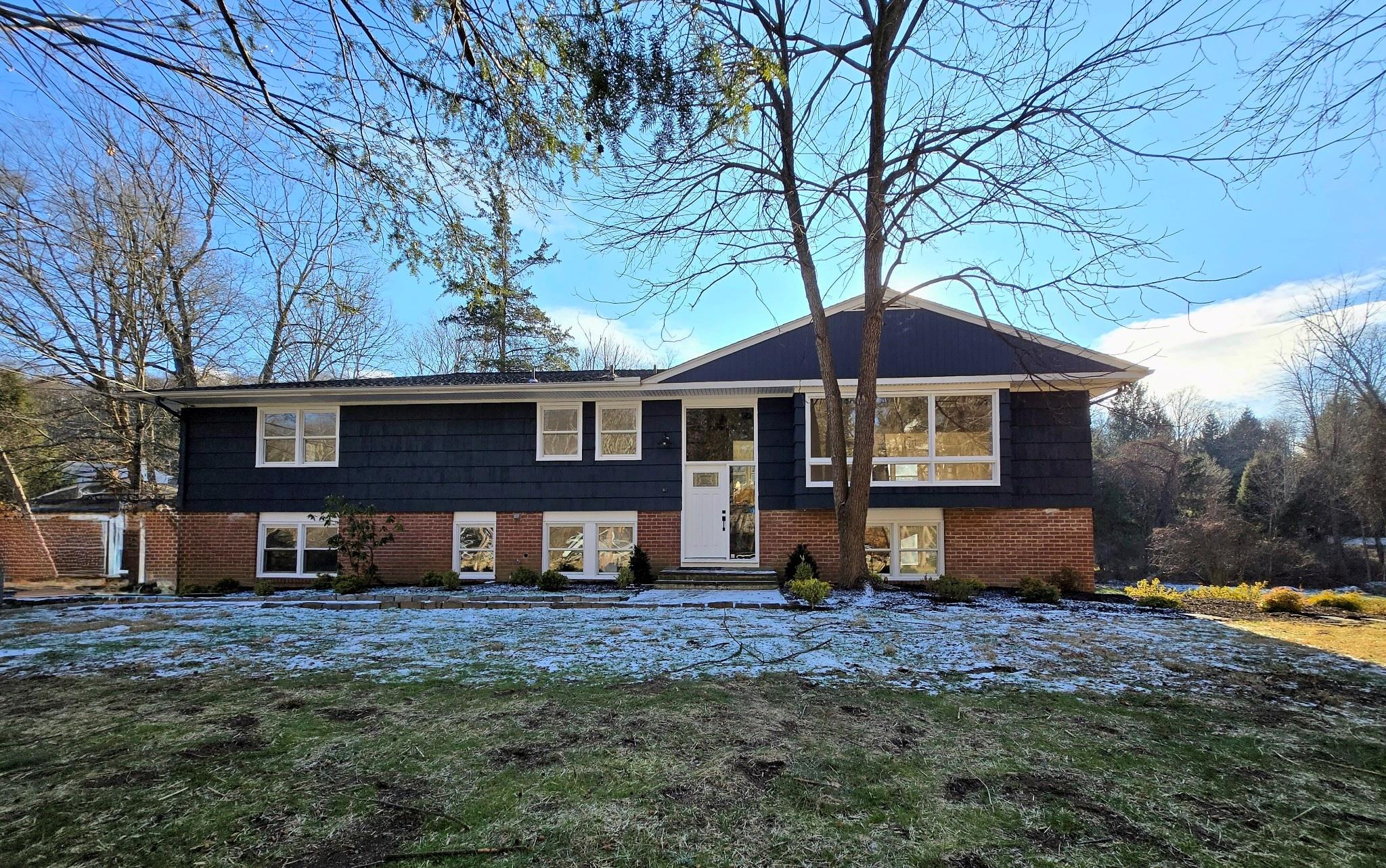 Millwood Road, Chappaqua, New York - 3 Bedrooms  
3 Bathrooms - 