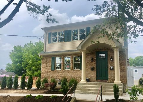 60 Arlington Street 1st Fl Mineola NY 11501