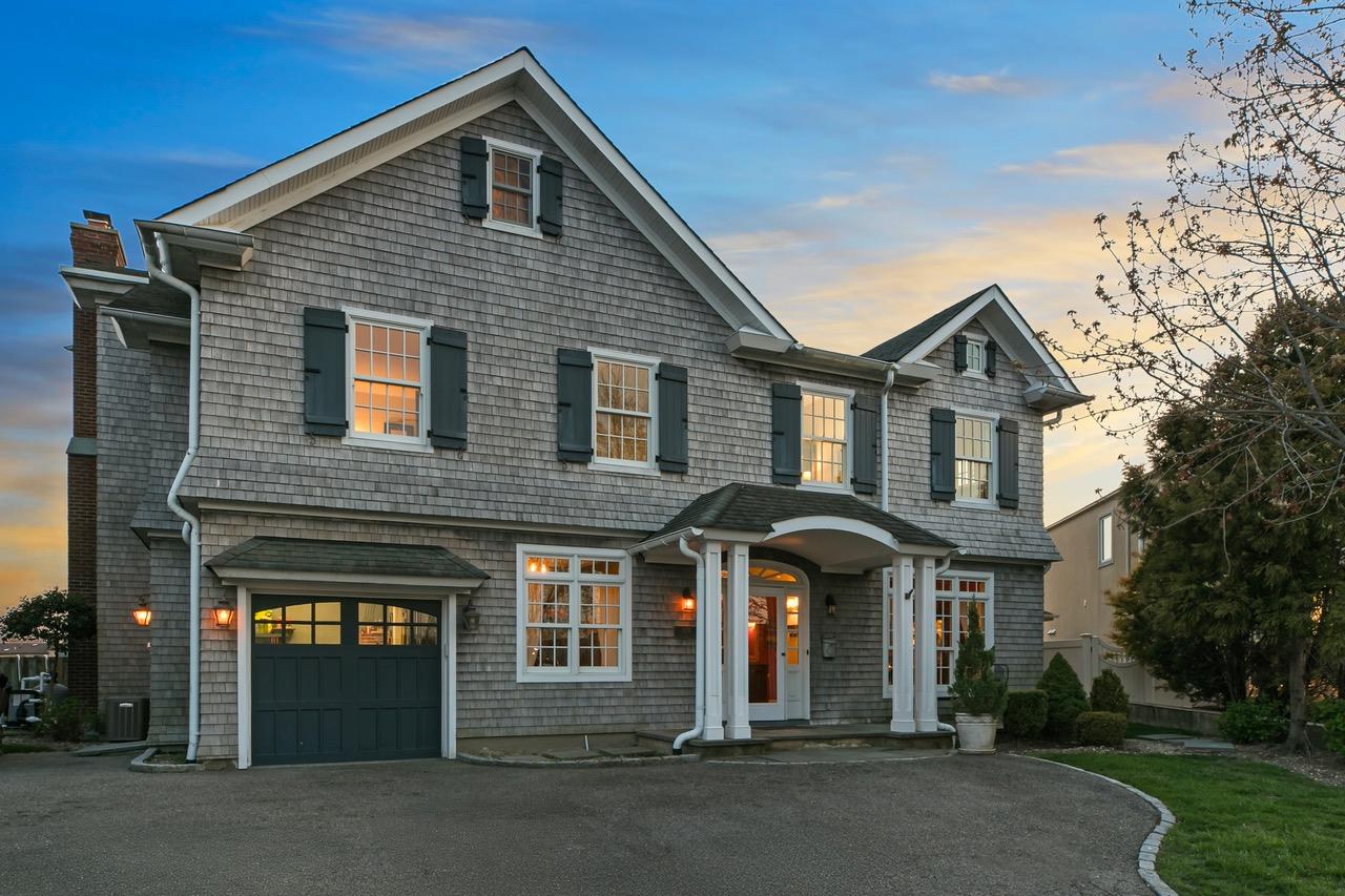 3076 Riverside Drive, Wantagh, New York image 1