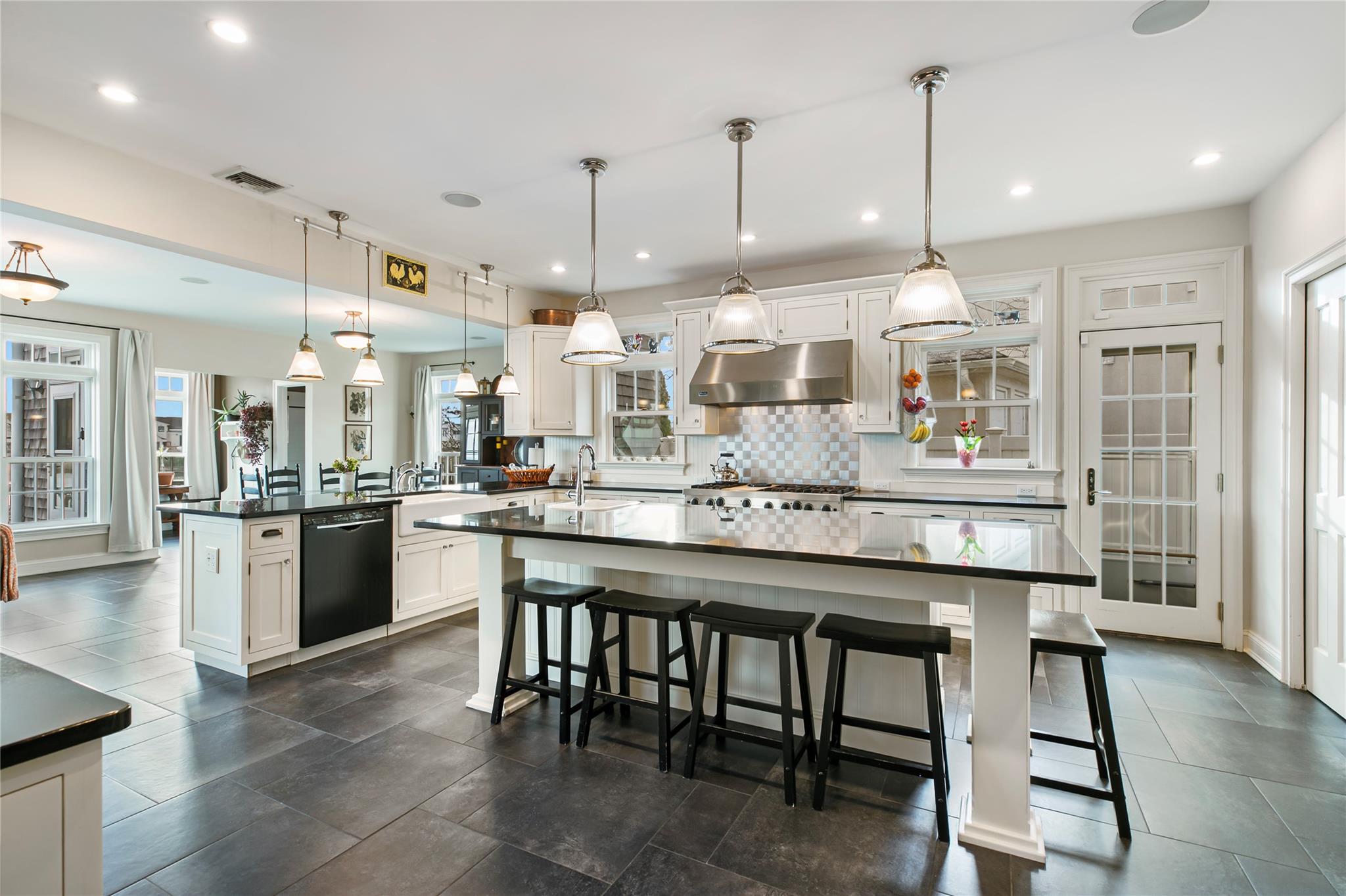 3076 Riverside Drive, Wantagh, New York image 5