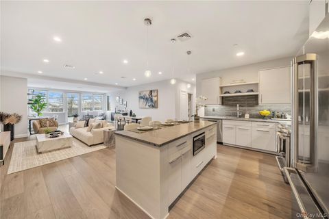 Photo of 101 Searing Avenue #210, Mineola, NY 11501 (MLS # 986271)