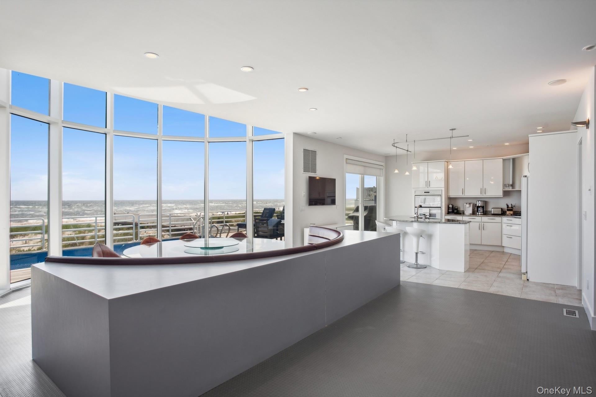 681 Dune Road