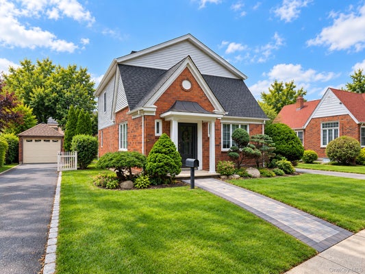 539 CONCORD AVE, WILLISTON PARK, NY 11596 - Image 5477870b2fcc2c9316aef31d0db8dce9/396213322