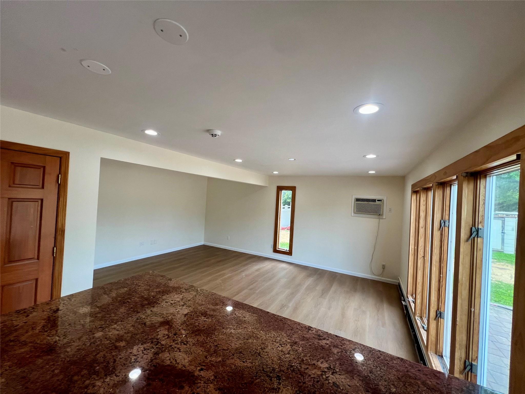35 Thomas Street, Coram, New York image 20