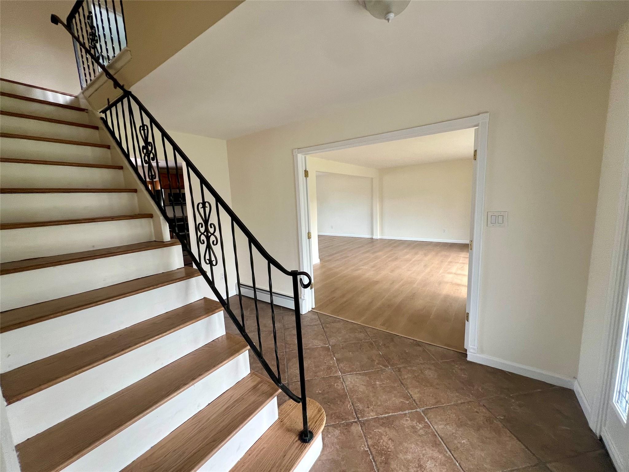 35 Thomas Street, Coram, New York image 8
