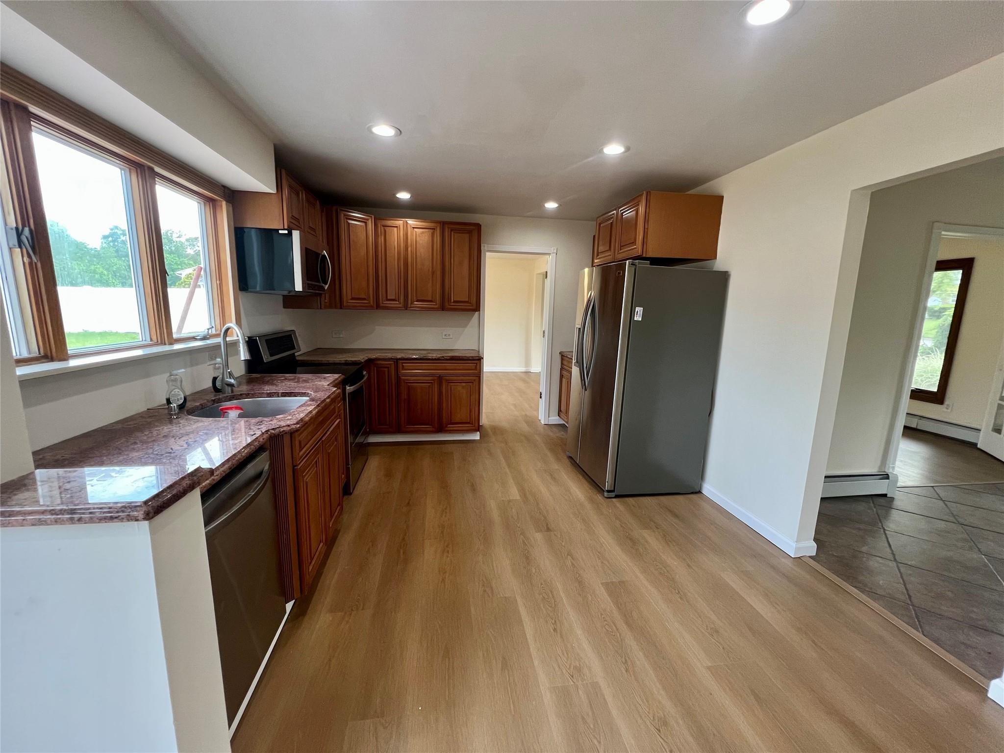 35 Thomas Street, Coram, New York image 16