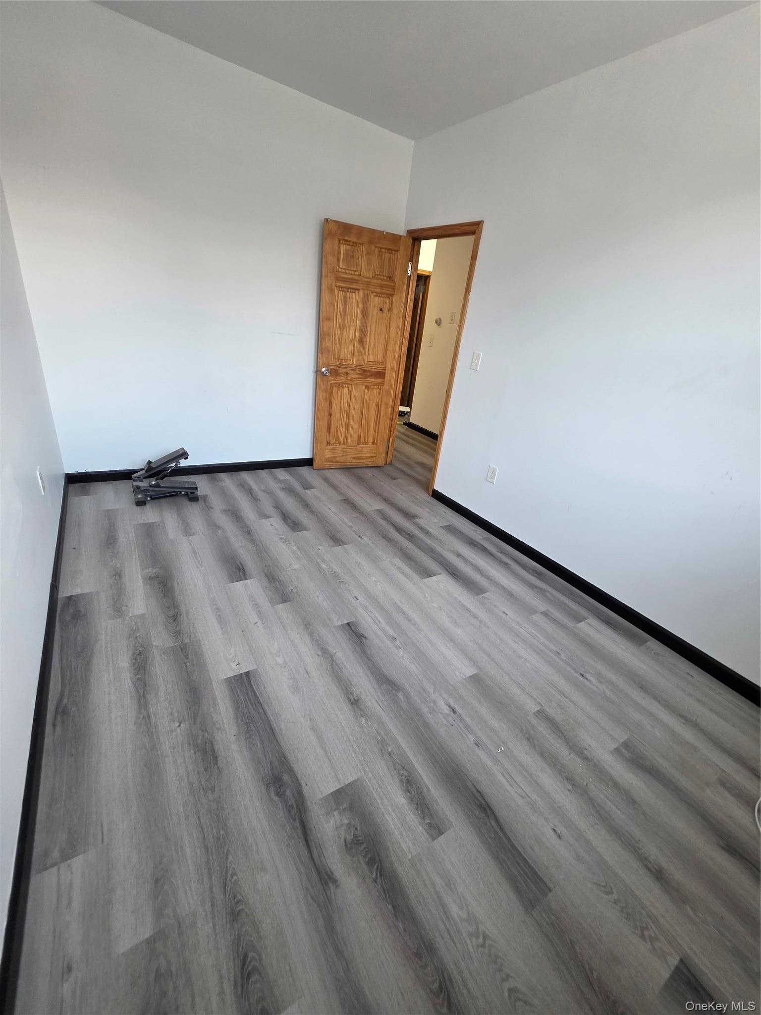 138-14, 16 35th Avenue