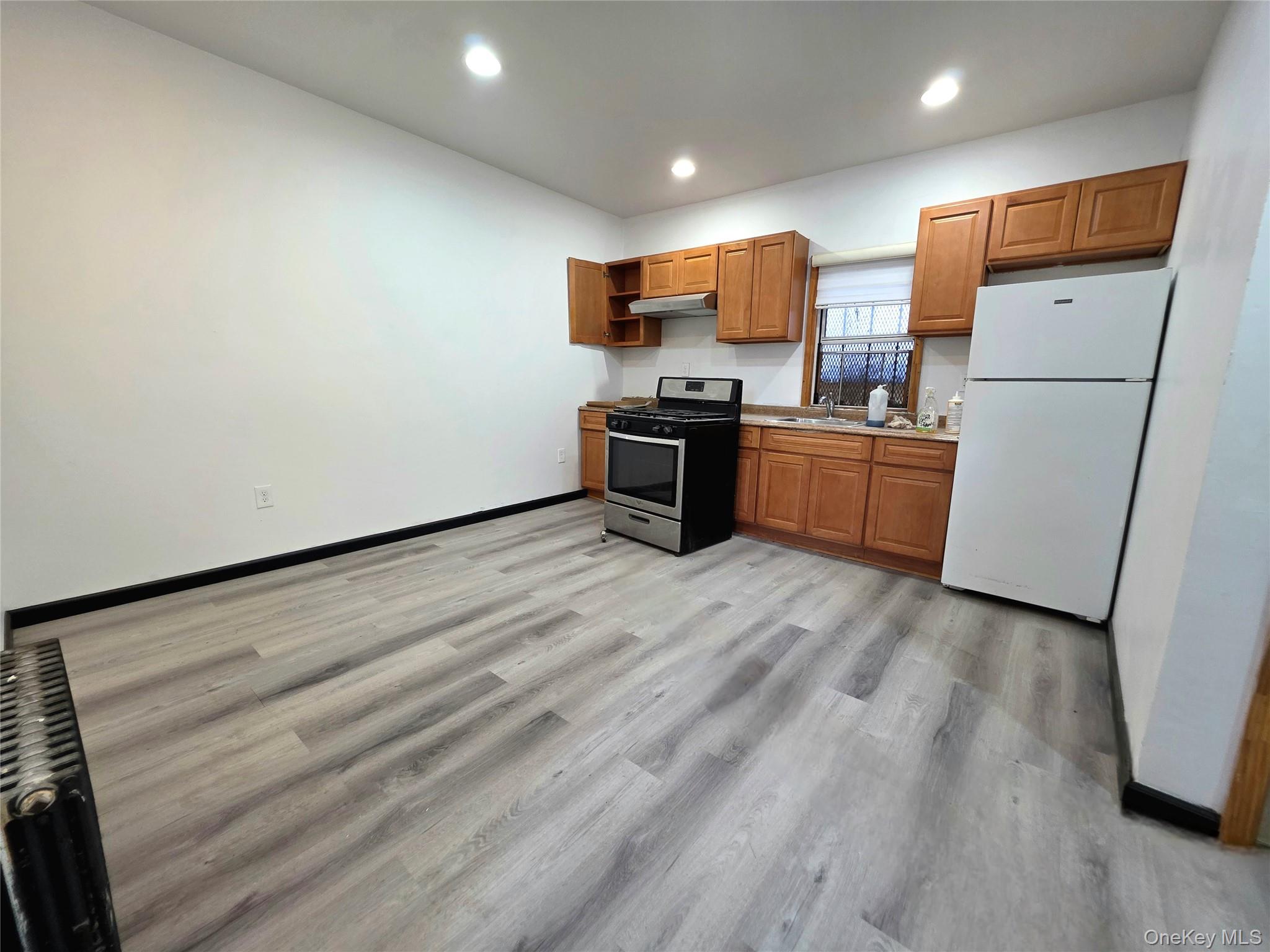 138-14, 16 35th Avenue