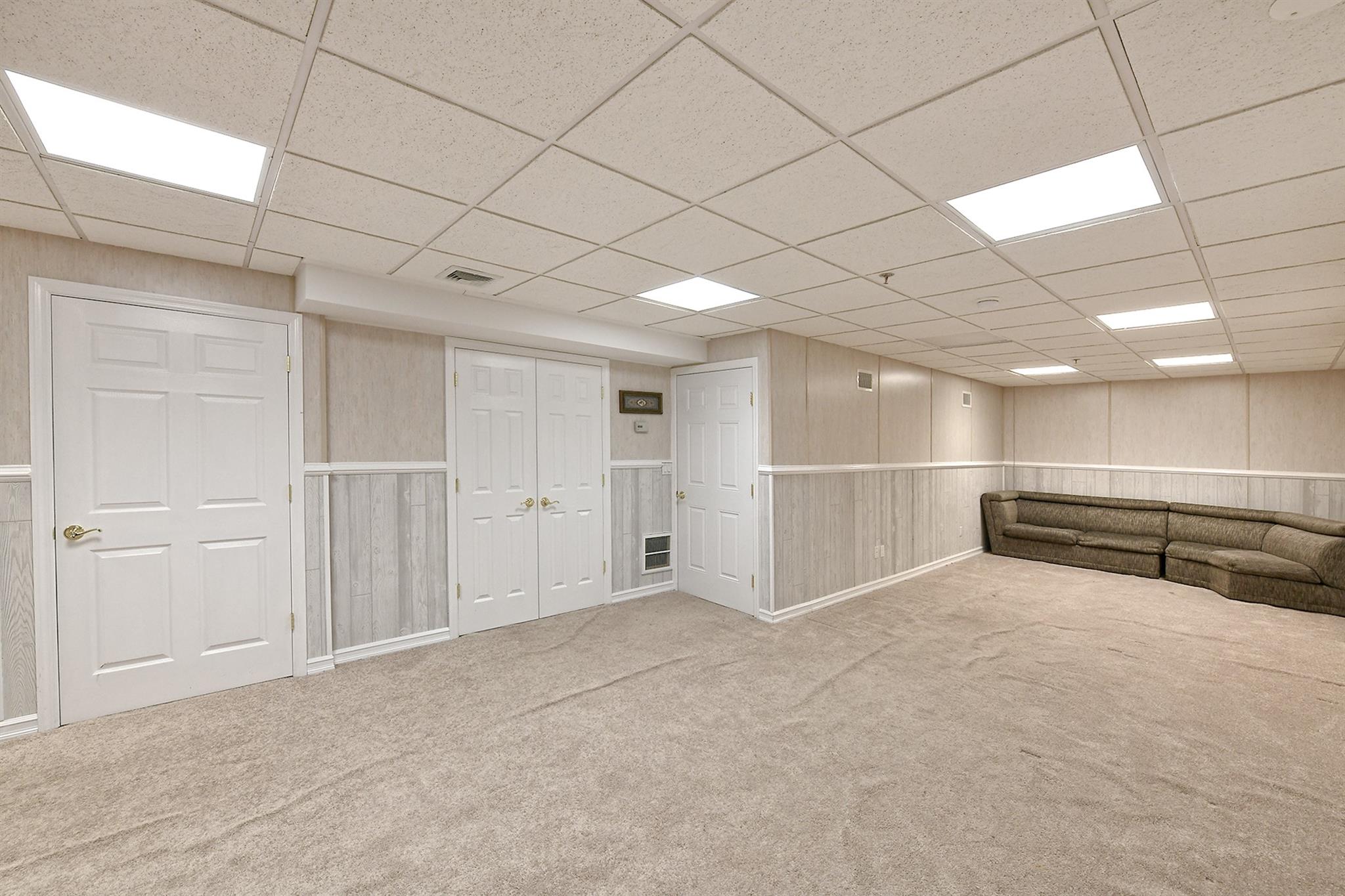 294 Spring Drive, East Meadow, New York image 19