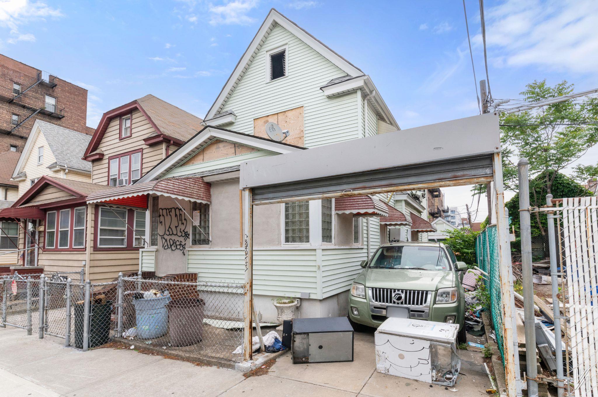 40-19 59th Street, Woodside, New York image 2