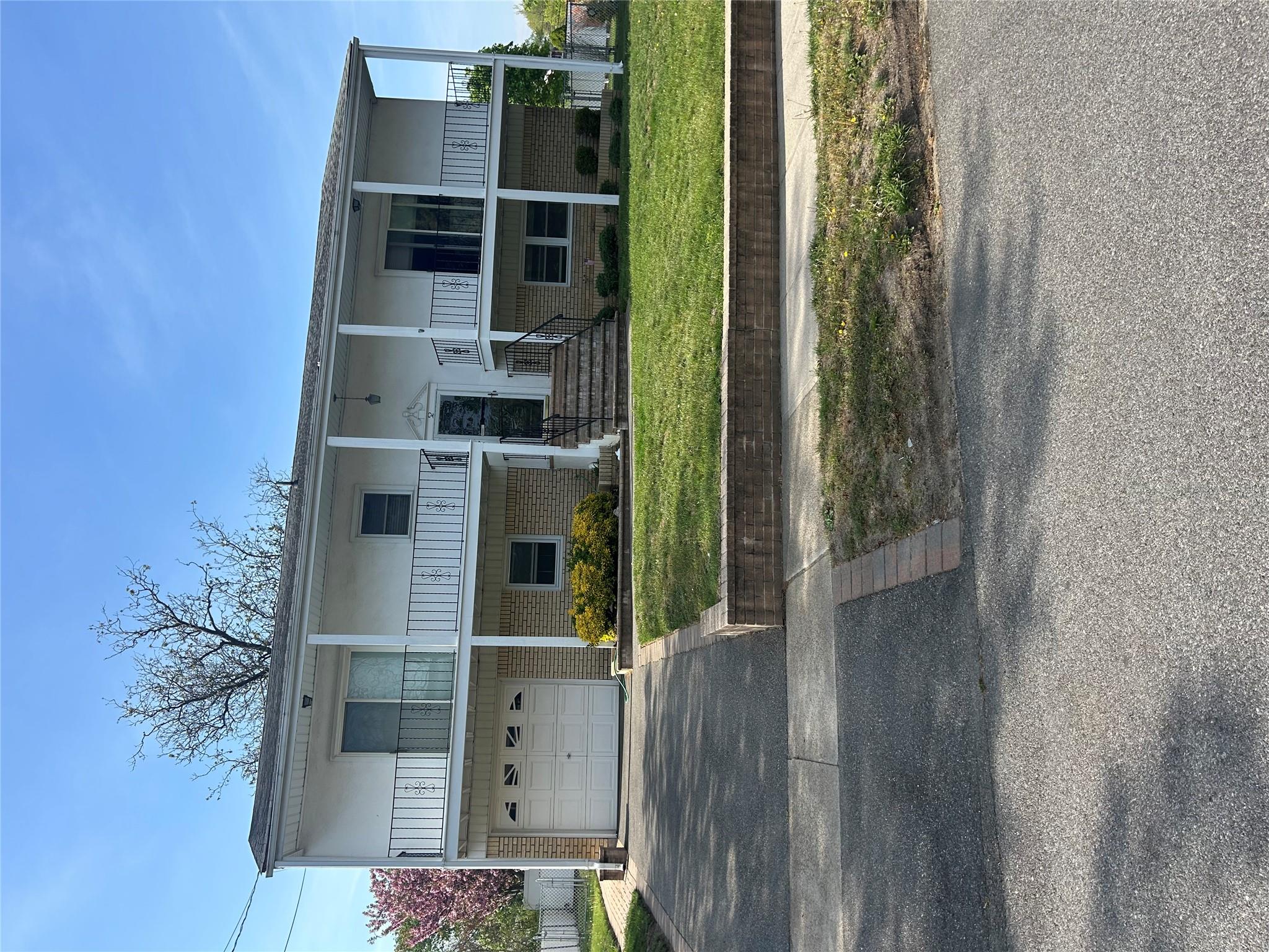 52 Dover Street, Lindenhurst, New York image 1