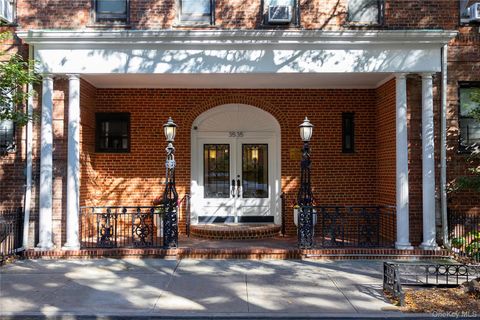 Photo of 35-35 75 Street #122, Jackson Heights, NY 11372 (MLS # 920406)