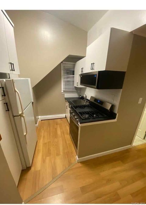 Photo of 20 Central Avenue #2, Glen Cove, NY 11542 (MLS # 952132)