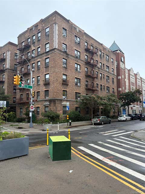 Homes For Sale - 82-06 34 Ave Ave #1A<br/> Jackson Heights, NY 11372