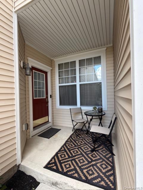 Homes For Sale - 9 Cornwall Lane<br/> Middletown, NY 10940