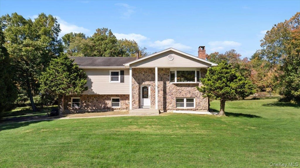 Photo of 3 Young Court, Suffern, NY 10901 (MLS # 1062501)