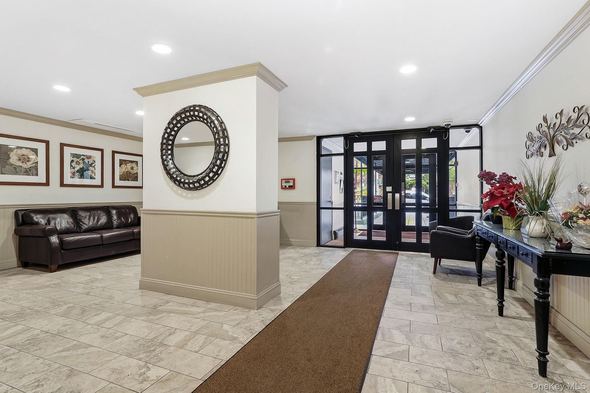 80 Hartsdale Avenue E 101