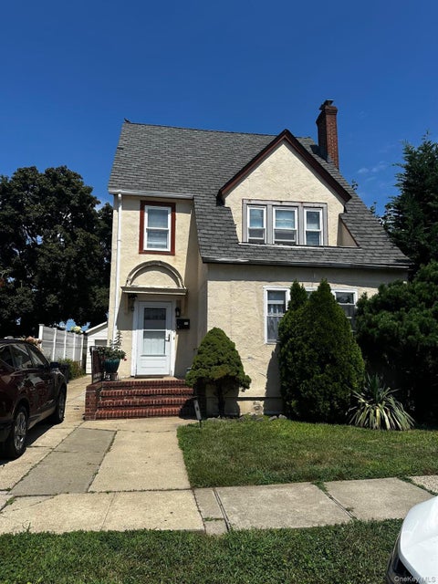 Multifamily For Rent - 8 Lewis Street<br/> Nassau County, Hicksville, NY 11801