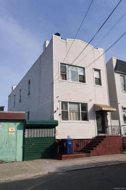 Photo of 5436 Nurge Avenue, Maspeth, NY 11378 (MLS # 986180)