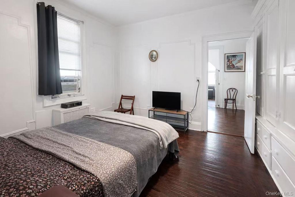 Photo of 5436 Nurge Avenue, Maspeth, NY 11378 (MLS # 986180)