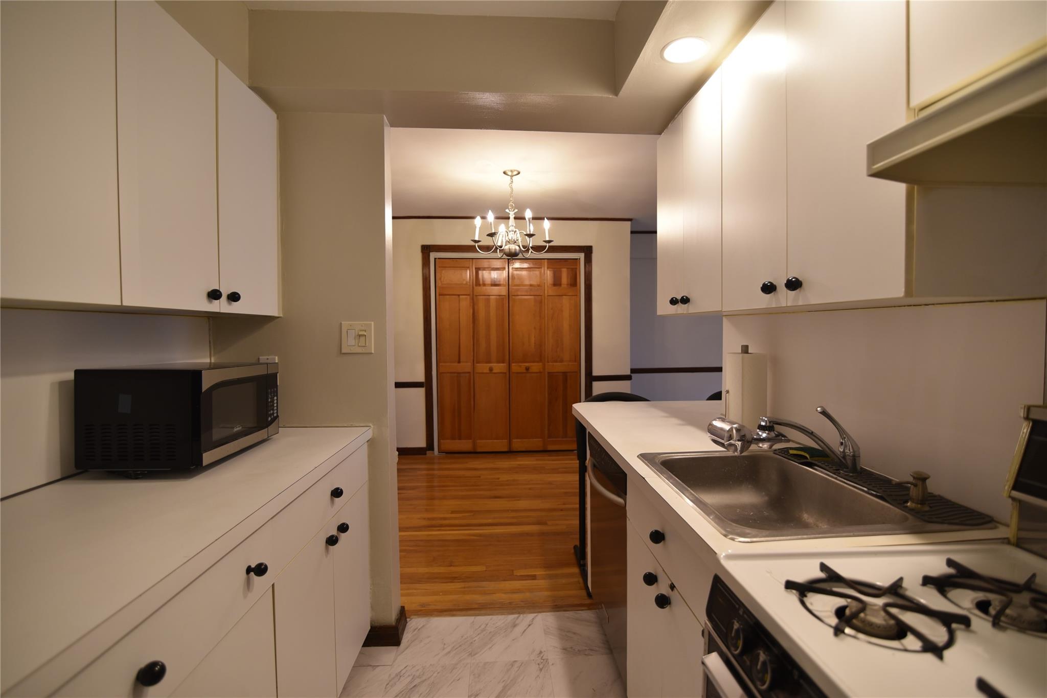 54-44 Little Neck Parkway 6L