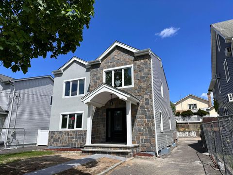 40 Allen Street New Hyde Park NY 11040