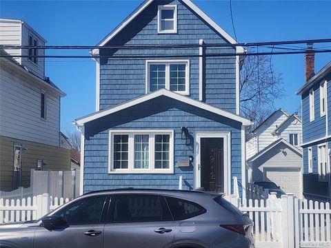 Photo of 43 Dewitt St, Valley Stream, NY 11580 (MLS # 989793)