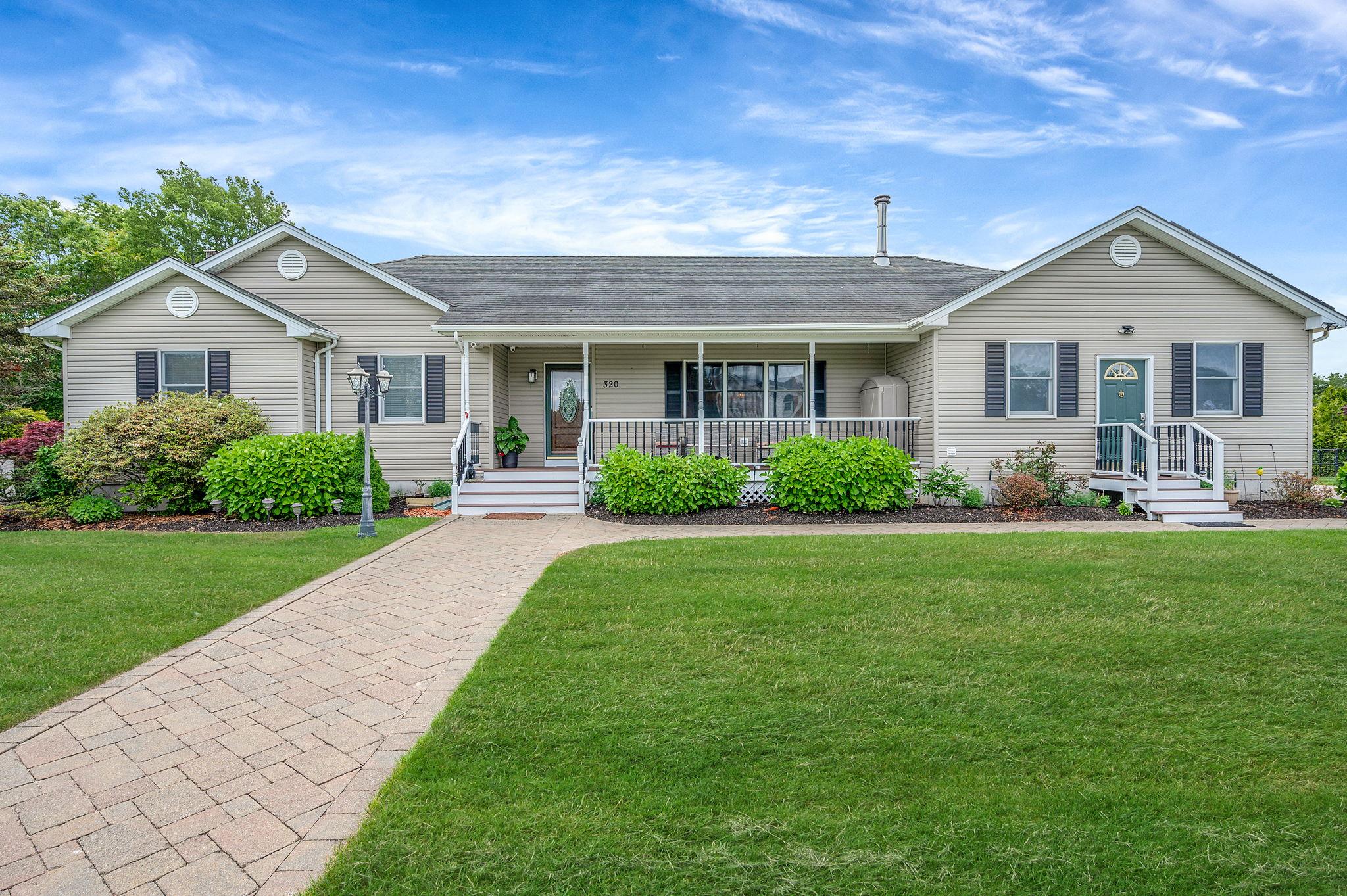Property for Sale at Williams Way, Baiting Hollow, Hamptons, NY - Bedrooms: 4 
Bathrooms: 3  - $690,000