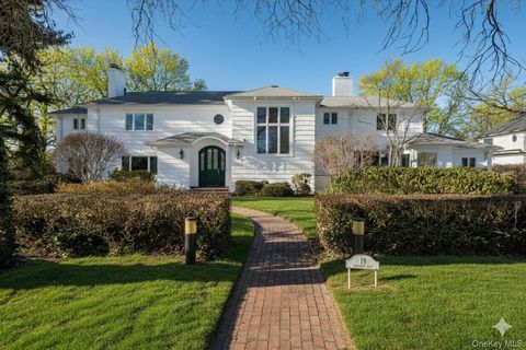 19 Amherst Road Great Neck NY 11021