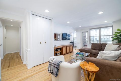 Photo of 410 E Broadway #3E, Long Beach, NY 11561 (MLS # 916231)