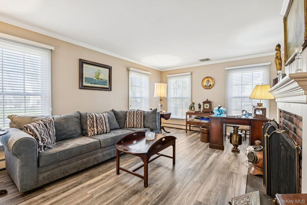 Photo of 2 Three Pond Road, Smithtown, NY 11787 (MLS # 975603)