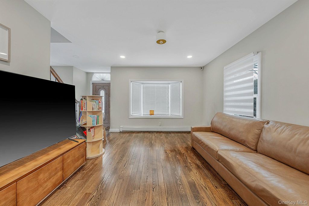 Photo of 18 E Lyons Street, Melville, NY 11747 (MLS # 968108)