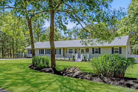 Homes For Sale - 20 Charter Court<br/> Manorville, NY 11949