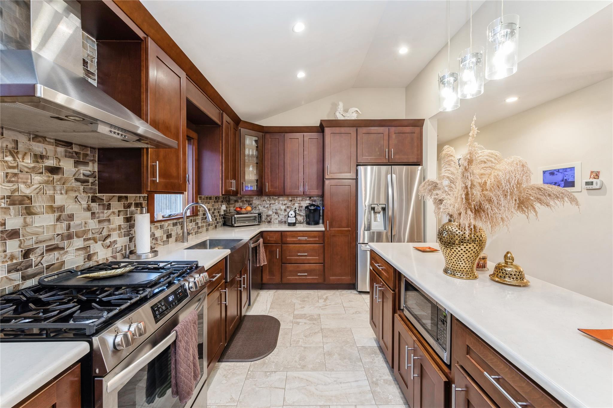 91-10 164th Ave, Howard Beach, New York image 6