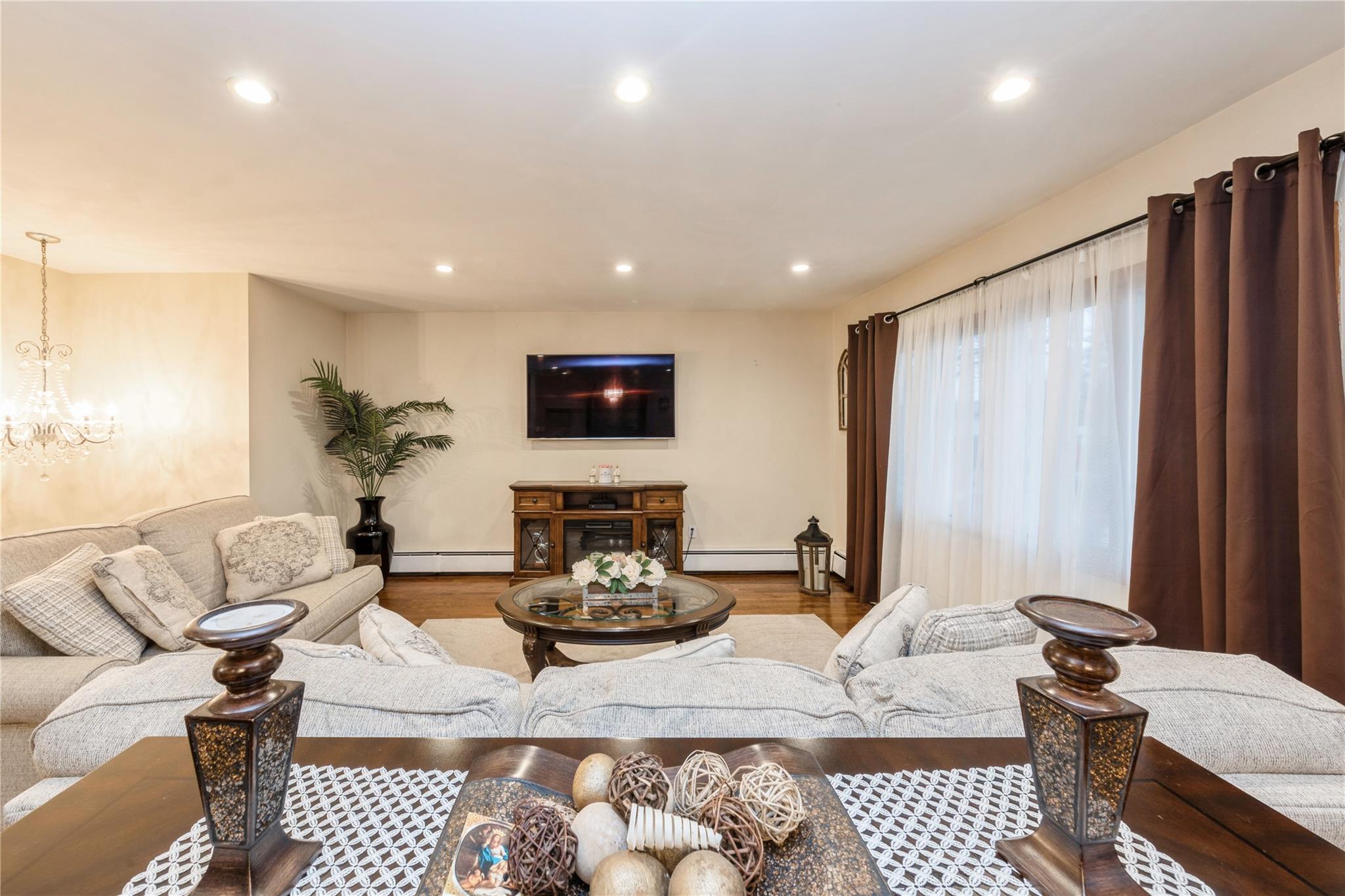 91-10 164th Ave, Howard Beach, New York image 4