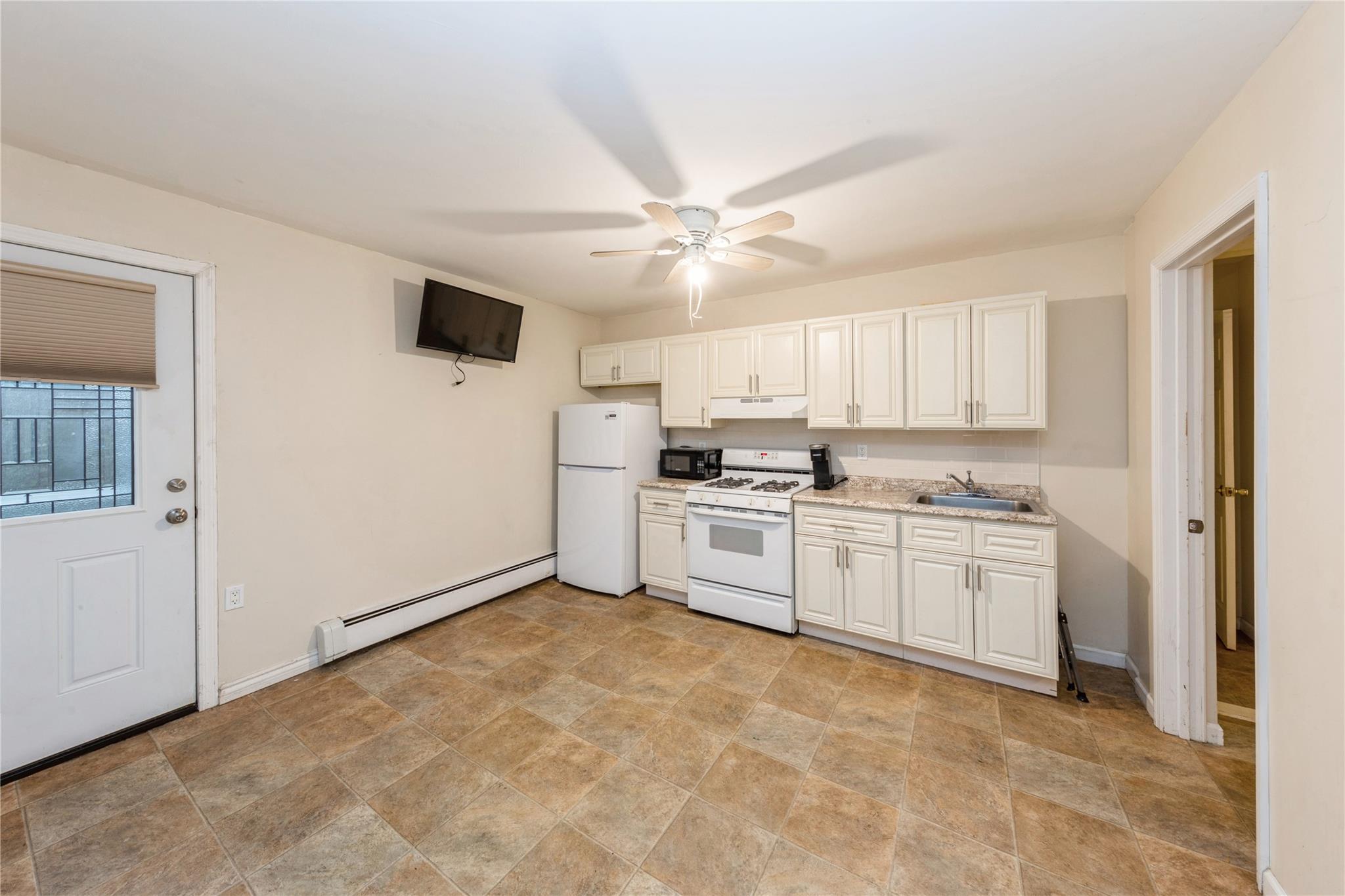 91-10 164th Ave, Howard Beach, New York image 16