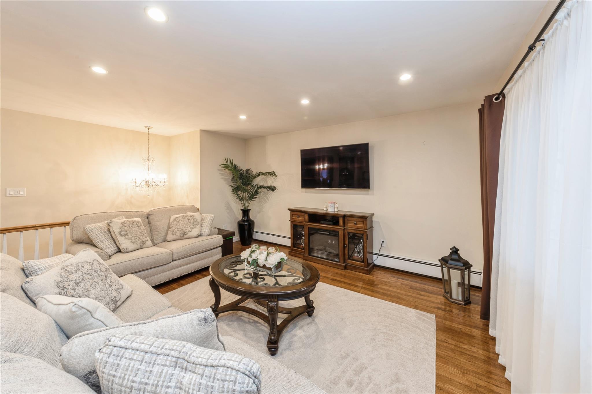 91-10 164th Ave, Howard Beach, New York image 5