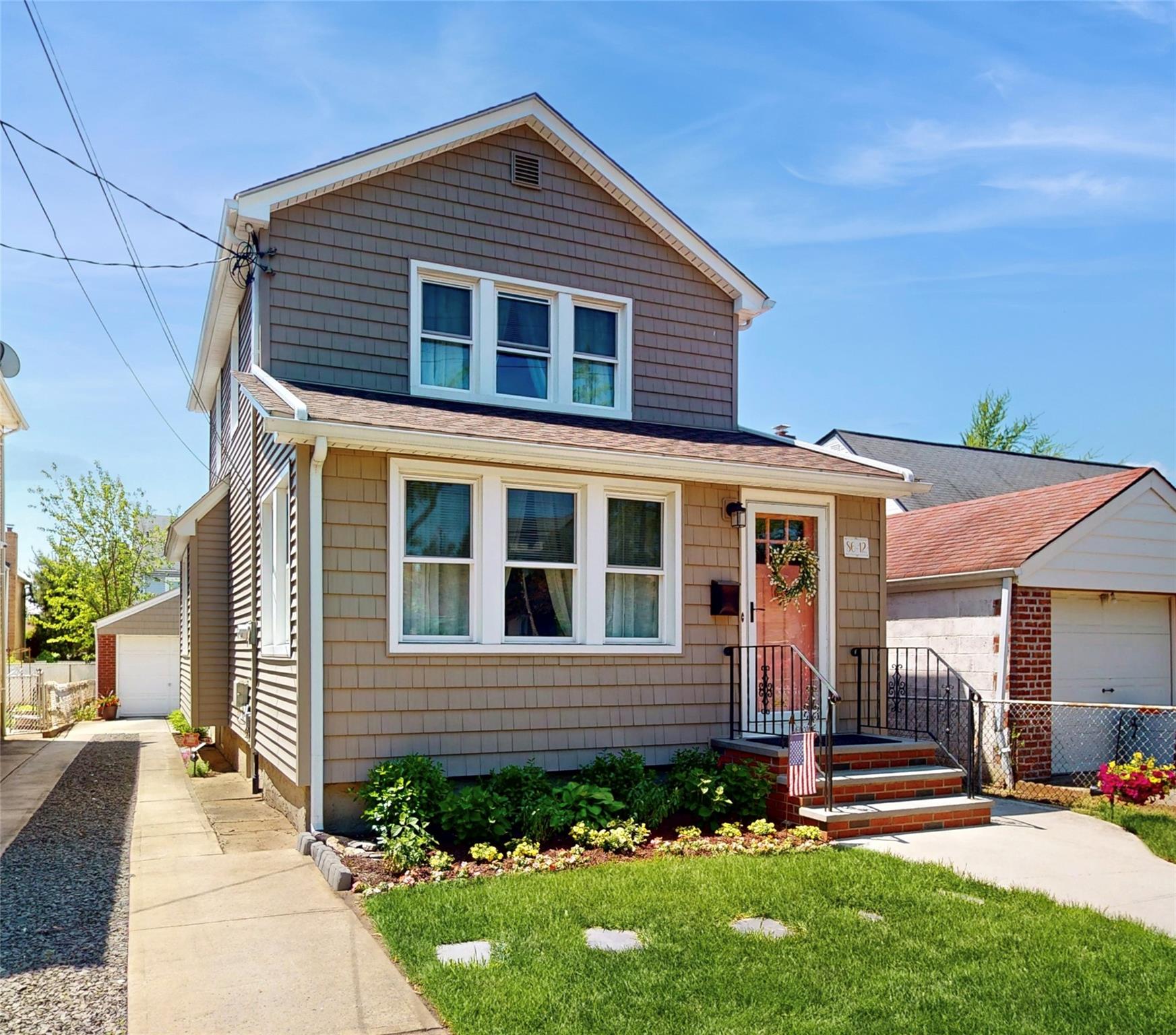 8612 261st Street, Floral Park, New York image 2