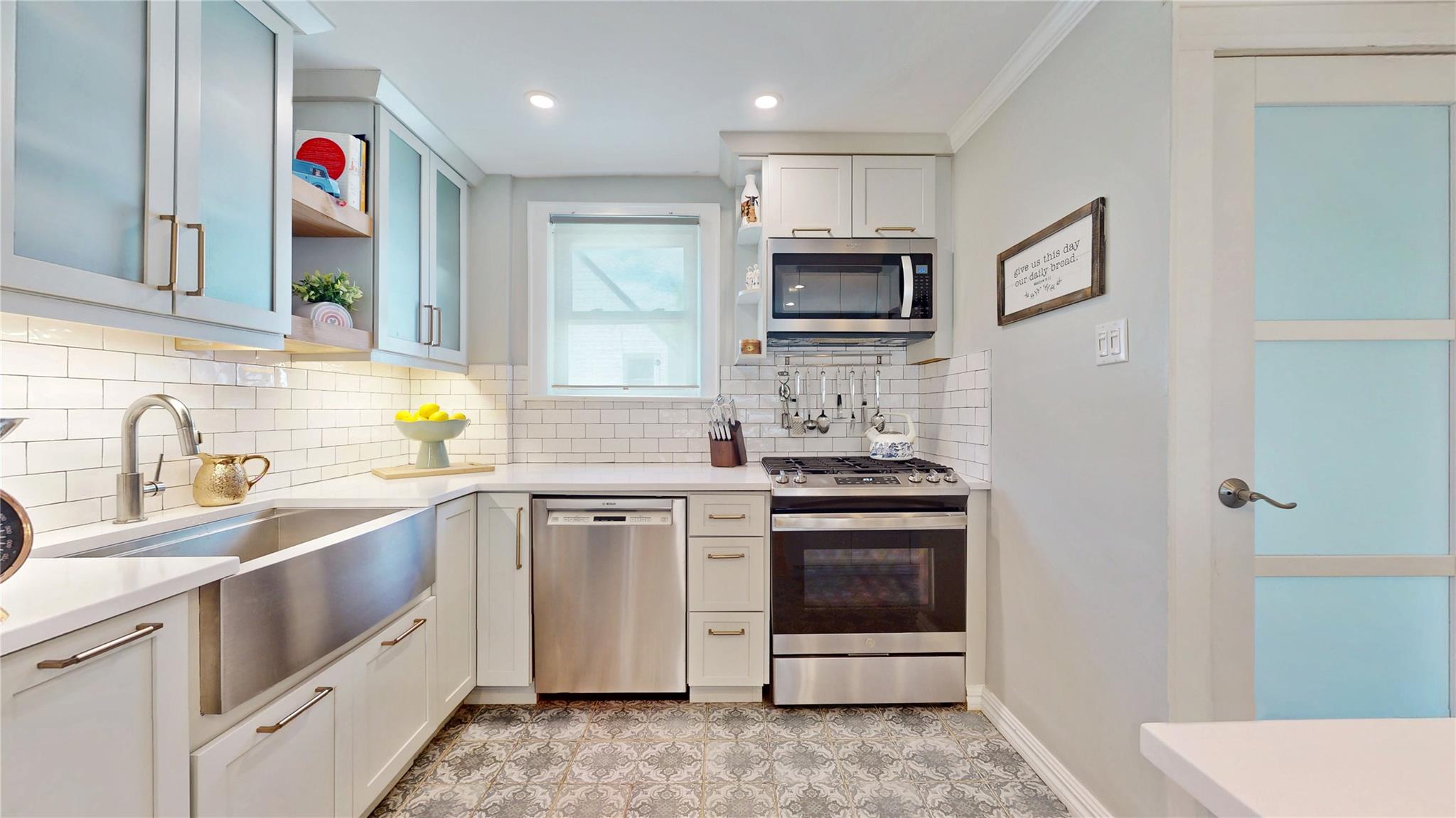 8612 261st Street, Floral Park, New York image 9