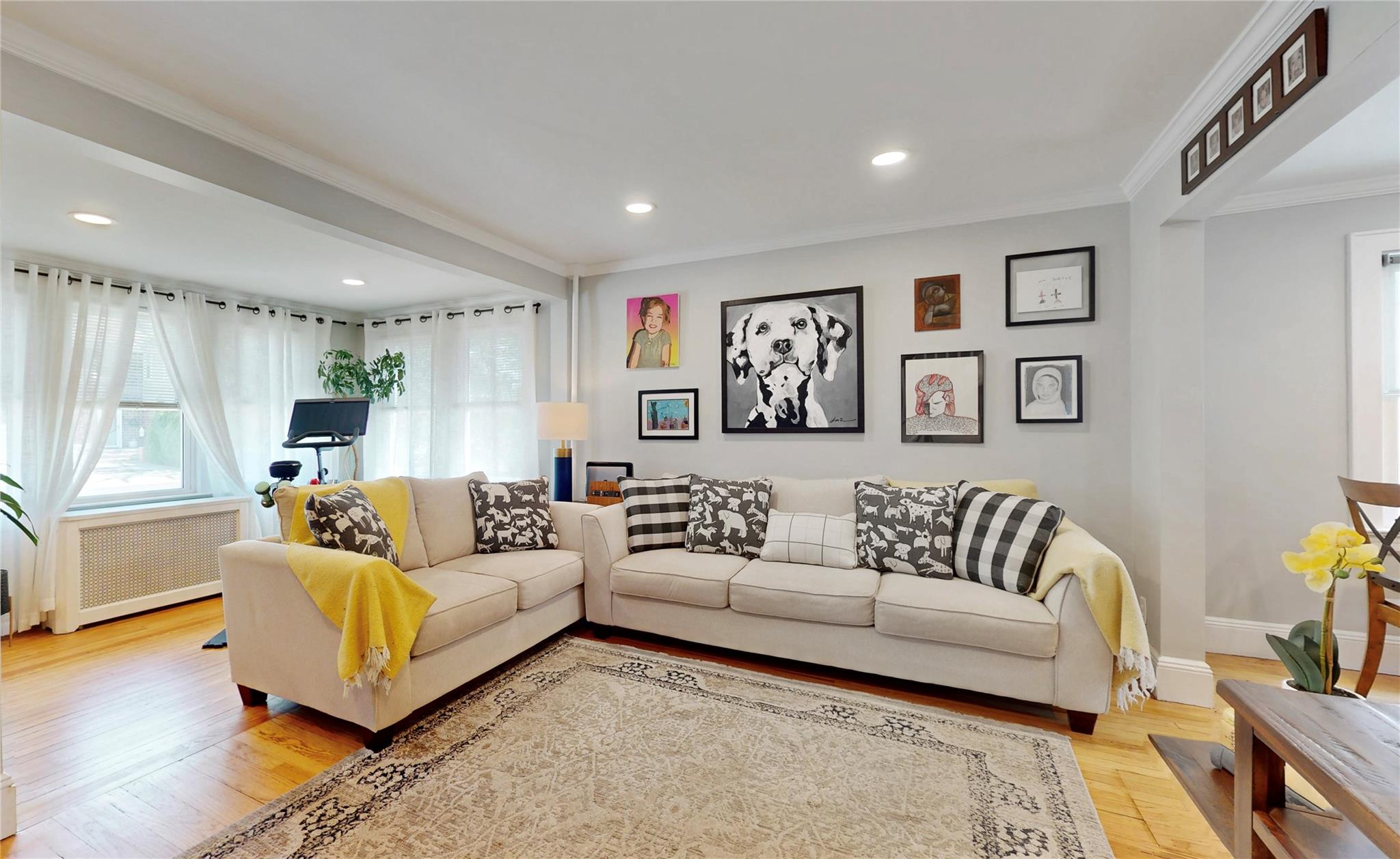 8612 261st Street, Floral Park, New York image 3